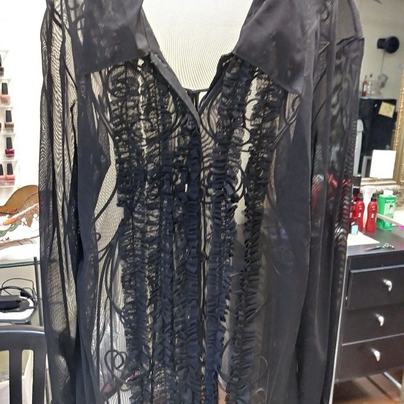 CAMI Black sheer button shirt. - Picture 2 of 6